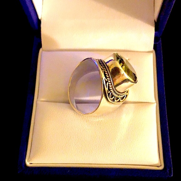 Silver set earrings and large ring with white amethyst - Picture 5 of 9